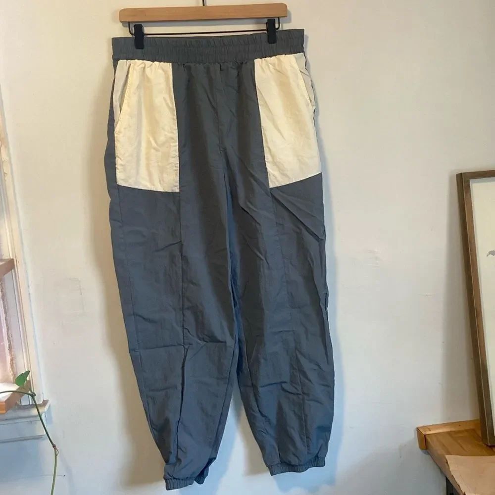 Fabletics Gray & White Colorblock Kickback Two-Tone Track Pants Size XL